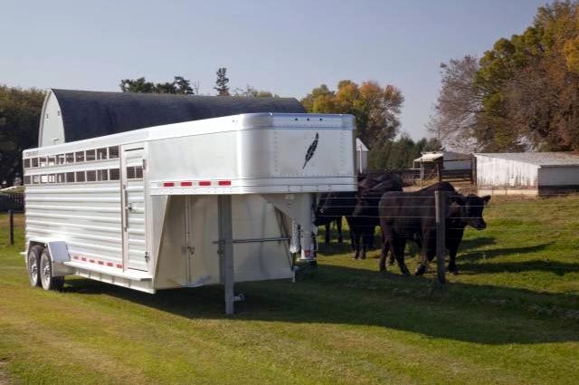 Whether you’re hauling a few or hundreds. Cattle, hogs or sheep. Across the county or across the country, nothing delivers like our rugged, easy-towing Featherlite stock trailers built to last.